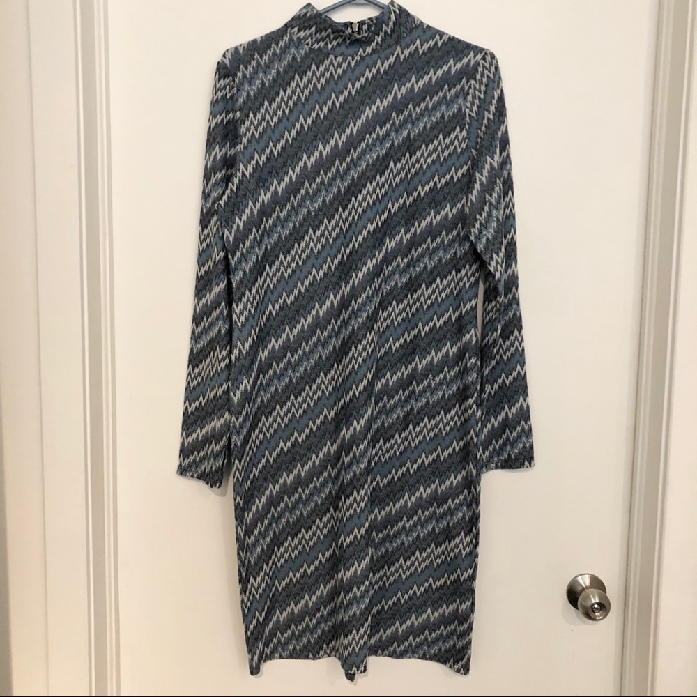 Jones New York zigzag blue print shift dress L